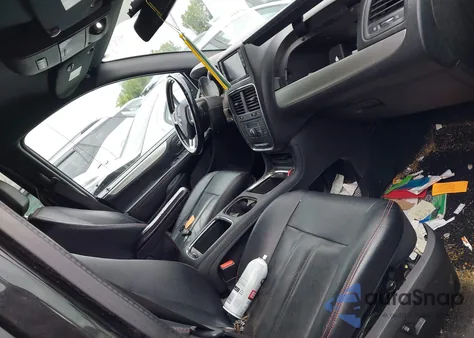 2019 Dodge Grand Caravan Gt z USA, uszkodzony, nr VIN 2C4RDGEG2KR736408